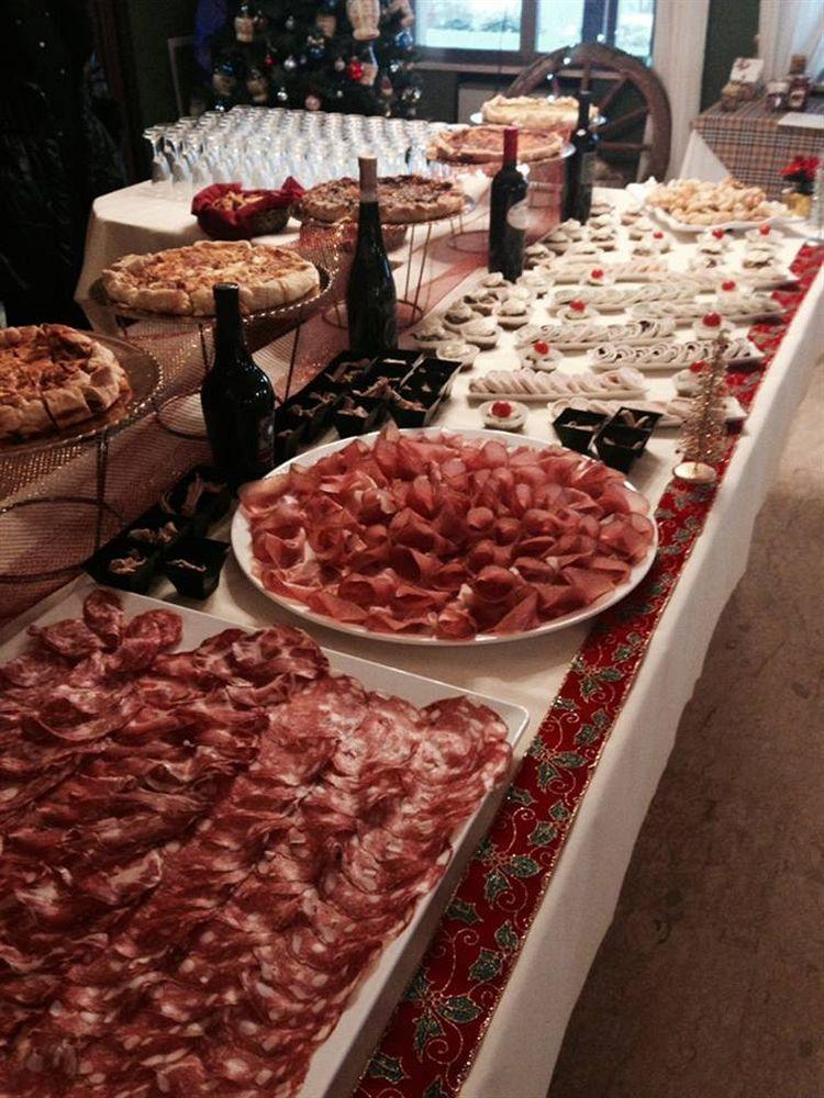 Hotel Ristorante La Grotta คาสติญโญเน เดลเล สติเวียเร ภายนอก รูปภาพ